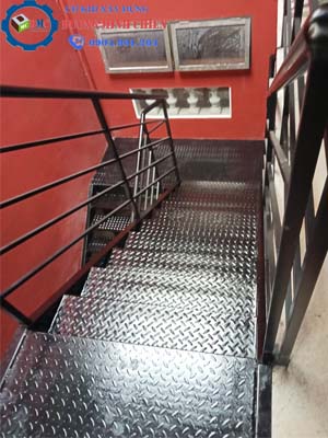 Cầu thang sắt tại hcm